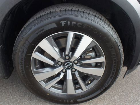 Used 2024 Nissan Pathfinder SL image 25