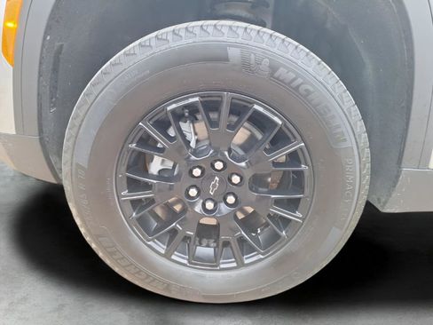 Used 2025 Chevrolet Traverse Z71 image 35