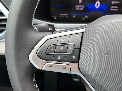 New 2026 Volkswagen Taos SE FWD image 22