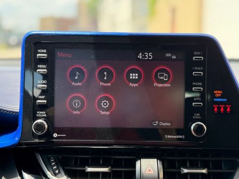 Used 2020 Toyota C-HR XLE FWD image 29