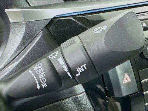 Used 2015 Toyota Corolla LE FWD image 14