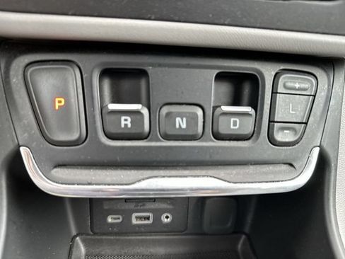 Used 2021 GMC Terrain SLT w/ Infotainment Package II AWD/4WD image 24