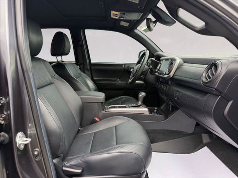 Used 2021 Toyota Tacoma Limited w/ Nightshade Package image 15