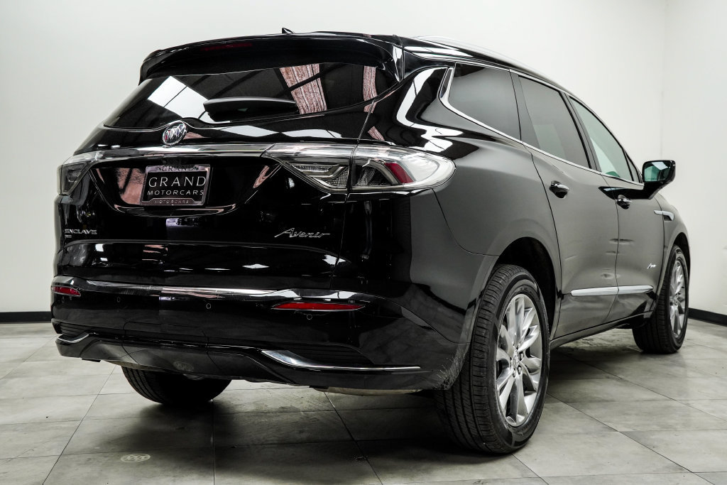 Used 2023 Buick Enclave Avenir w/ Avenir Technology Package AWD/4WD image 13