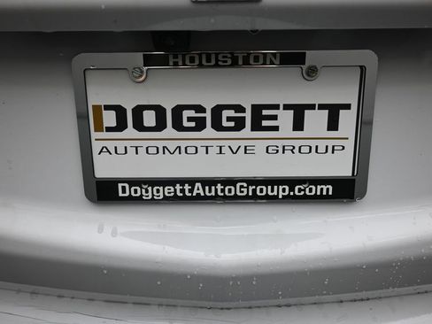 Used 2021 Chevrolet Equinox LS w/ LS Convenience Package FWD image 2