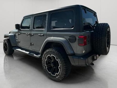 Used 2022 Jeep Wrangler Unlimited Sahara w/ LED Lighting Group AWD/4WD image 8