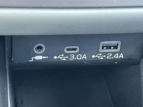 Used 2024 Subaru Outback Premium AWD/4WD image 27