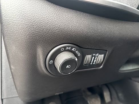 Used 2023 Jeep Compass Latitude image 14