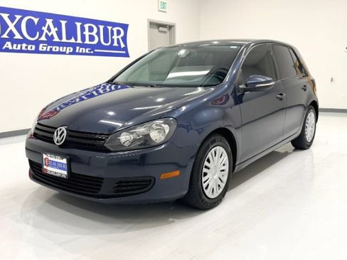Used 2013 Volkswagen Golf 4-Door FWD image 8