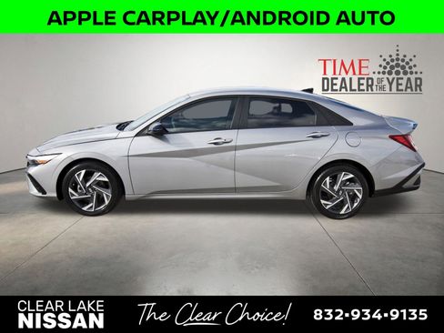 Used 2025 Hyundai Elantra Sport image 4