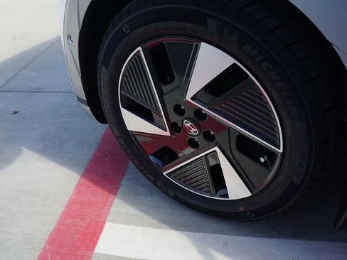 New 2026 Hyundai Ioniq 5 Limited image 10