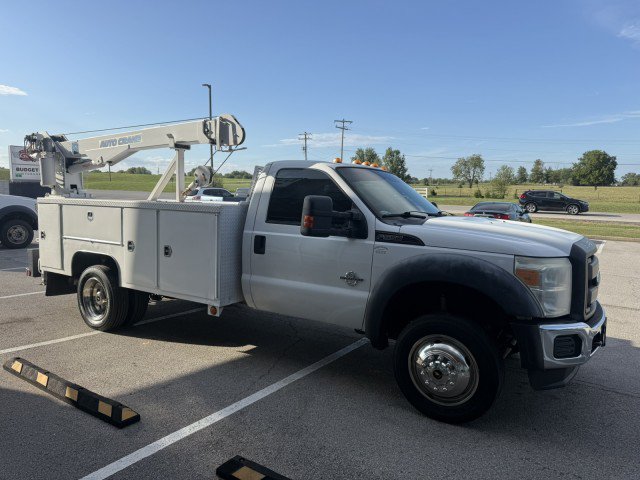 Used 2014 Ford F550 2WD Regular Cab Super Duty image 4