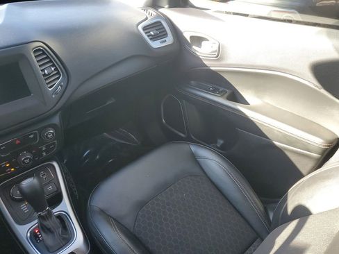 Used 2018 Jeep Compass Latitude w/ Popular Equipment Group image 18