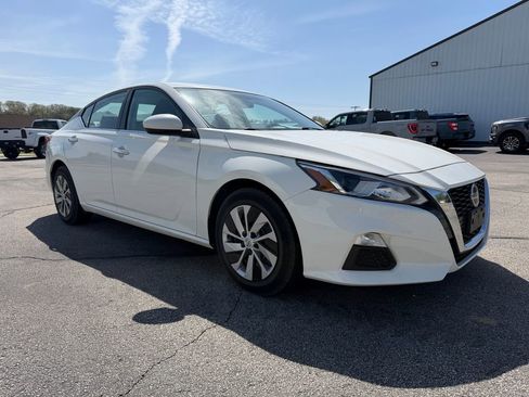 Used 2020 Nissan Altima 2.5 S FWD image 2