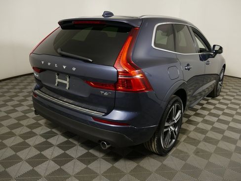 Used 2019 Volvo XC60 T6 Momentum w/ Premium Package image 3