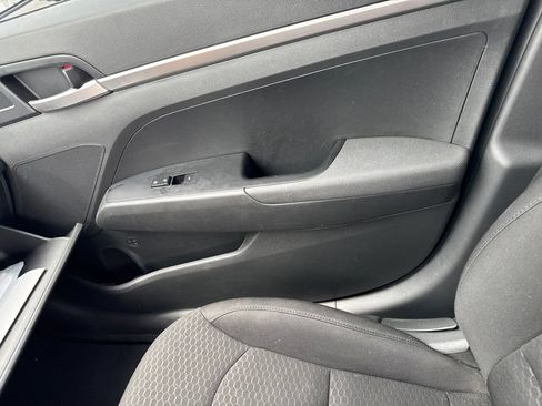 Used 2020 Hyundai Elantra SE w/ Cargo Package (C1) FWD image 23