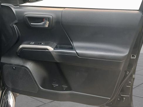 Certified 2018 Toyota Tacoma TRD Sport AWD/4WD image 22