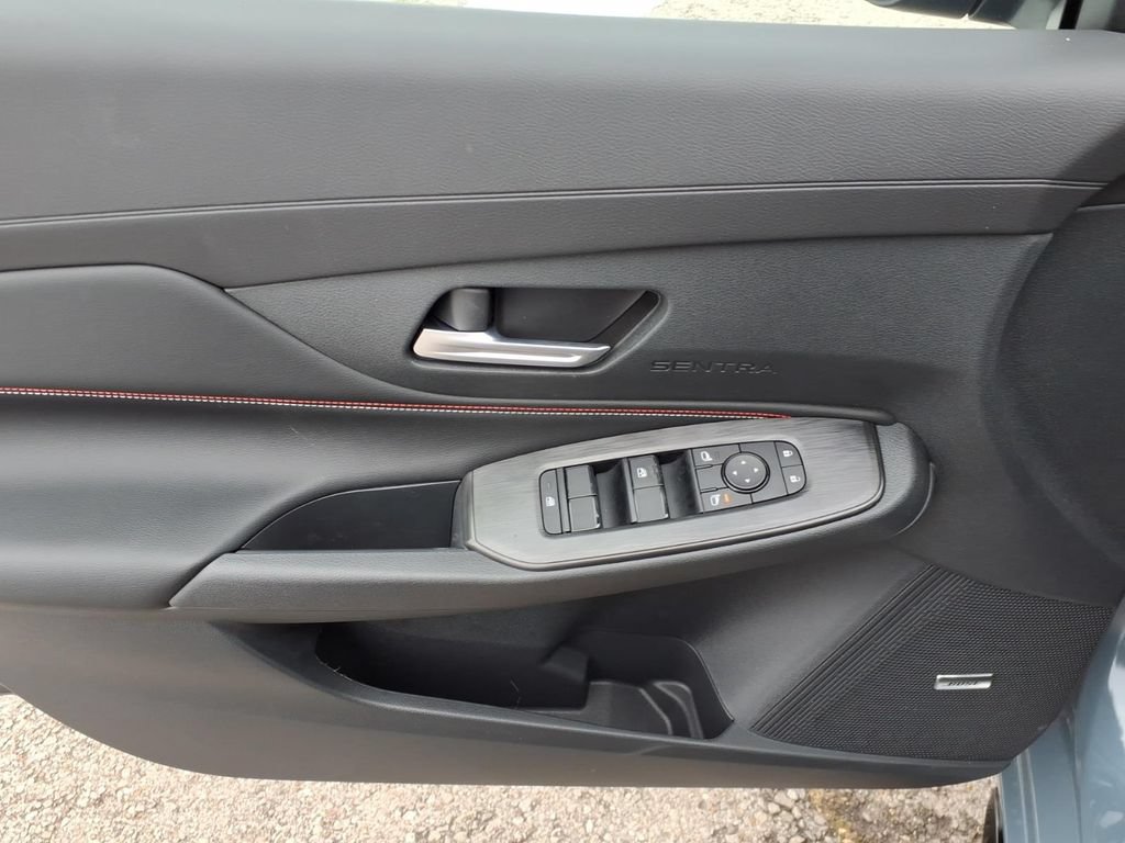 New 2026 Nissan Sentra SR w/ SR Premium Package FWD image 4