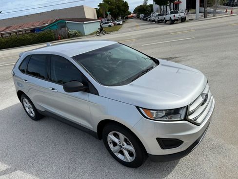 Used 2018 Ford Edge SE image 13