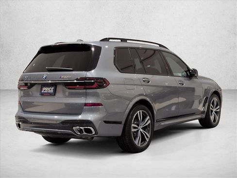 Used 2025 BMW X7 M60i image 5