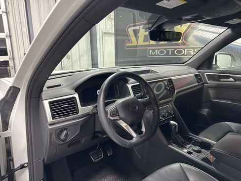 Used 2023 Volkswagen Atlas Cross Sport SEL Premium R-Line AWD/4WD image 5