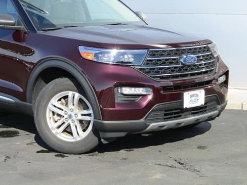 Used 2023 Ford Explorer XLT w/ Equipment Group 202A image 6