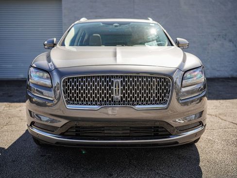 Used 2023 Lincoln Nautilus Reserve w/ Equipment Group 201A image 5