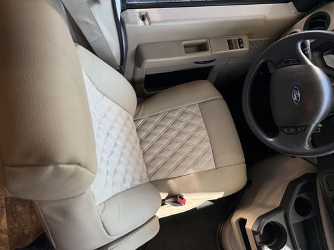 Used 2016 Ford E-450 and Econoline 450 Super Duty w/ Motorhome Prep Package image 39