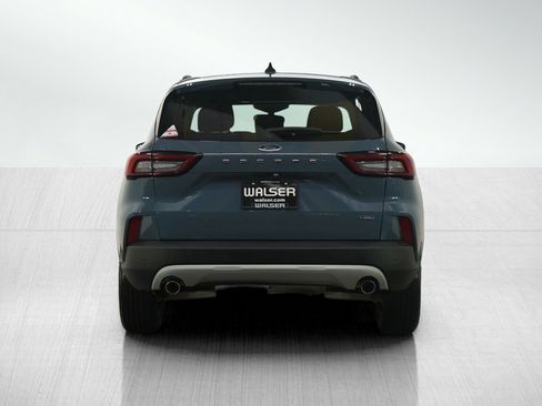 Used 2023 Ford Escape SE image 4