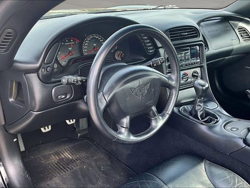 Used 2002 Chevrolet Corvette Coupe image 14