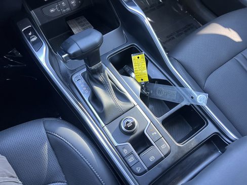 Used 2025 Kia Sorento S w/ Panoramic Sunroof Package image 11