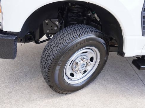 Used 2023 Ford F250 XL w/ FX4 Off-Road Package image 27