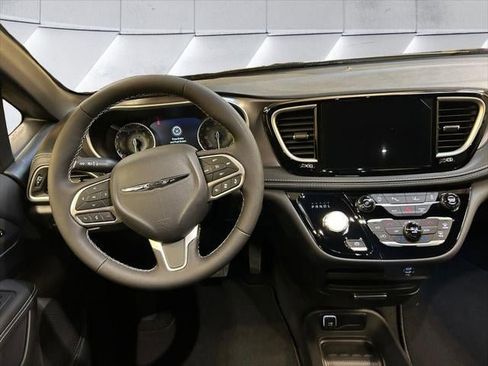 New 2026 Chrysler Pacifica Select image 27