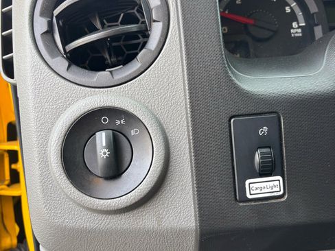 Used 2019 Ford E-350 and Econoline 350 Super Duty image 11