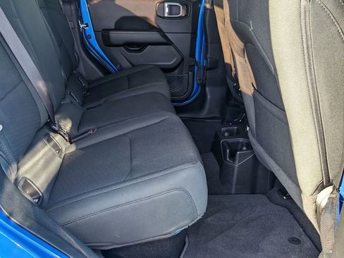 Used 2021 Jeep Gladiator Overland image 28