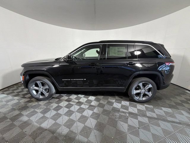 New 2026 Jeep Grand Cherokee Limited w/ Trailer Tow Package AWD/4WD image 6