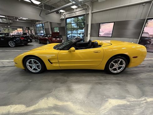 Used 2002 Chevrolet Corvette Convertible w/ Preferred Equipment Group2 image 35
