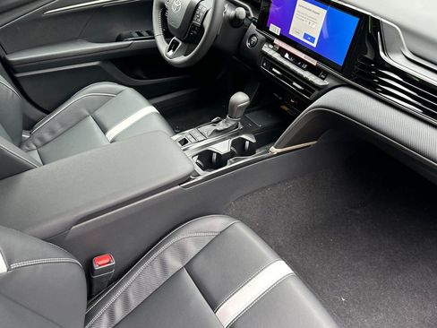 New 2026 Toyota Camry SE FWD image 17