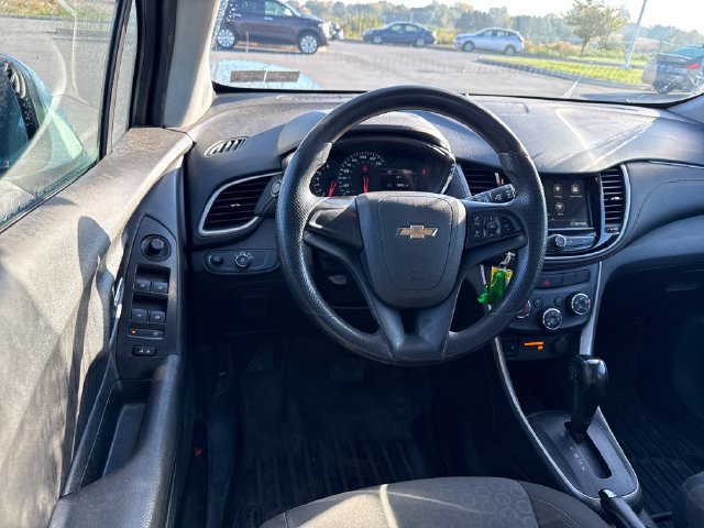 Used 2018 Chevrolet Trax LS AWD/4WD image 20