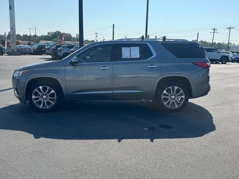 Used 2020 Chevrolet Traverse Premier w/ LPO, Floor Liner Package FWD image 6