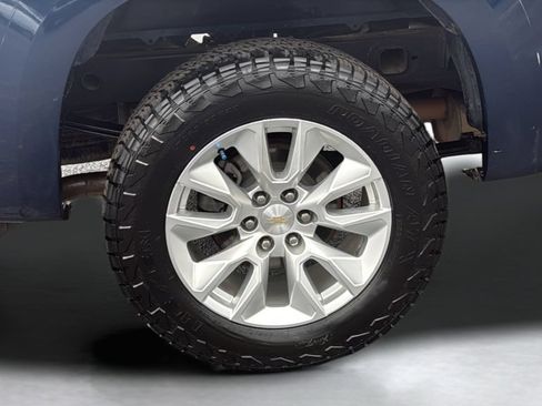 Used 2020 Chevrolet Silverado 1500 Custom w/ Custom Value Package AWD/4WD image 23