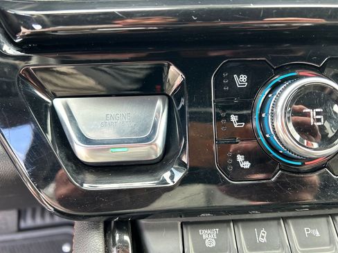 Certified 2025 GMC Sierra 2500 AT4 image 27