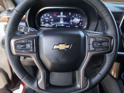 Used 2024 Chevrolet Suburban High Country AWD/4WD image 12
