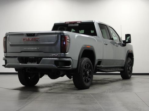 Used 2026 GMC Sierra 2500 AT4 AWD/4WD image 4