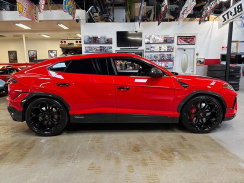 Used 2024 Lamborghini Urus Performante image 4