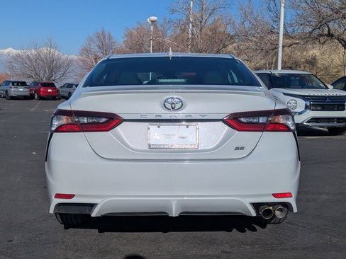 Used 2022 Toyota Camry SE image 5