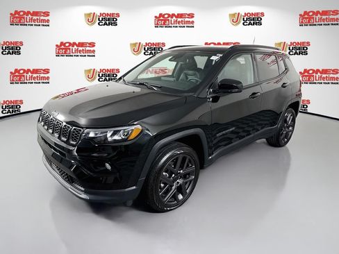 Used 2025 Jeep Compass Limited w/ Sun & Sound Group AWD/4WD image 15