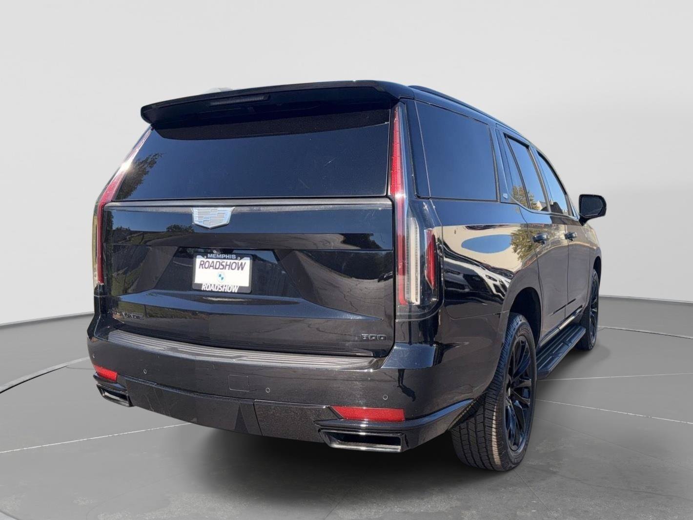 Used 2022 Cadillac Escalade Luxury RWD image 5