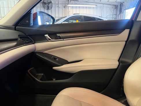 Used 2022 Honda Accord Touring image 34