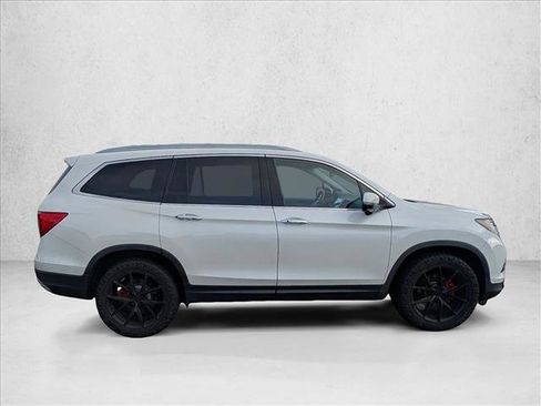 Used 2018 Honda Pilot Touring image 4